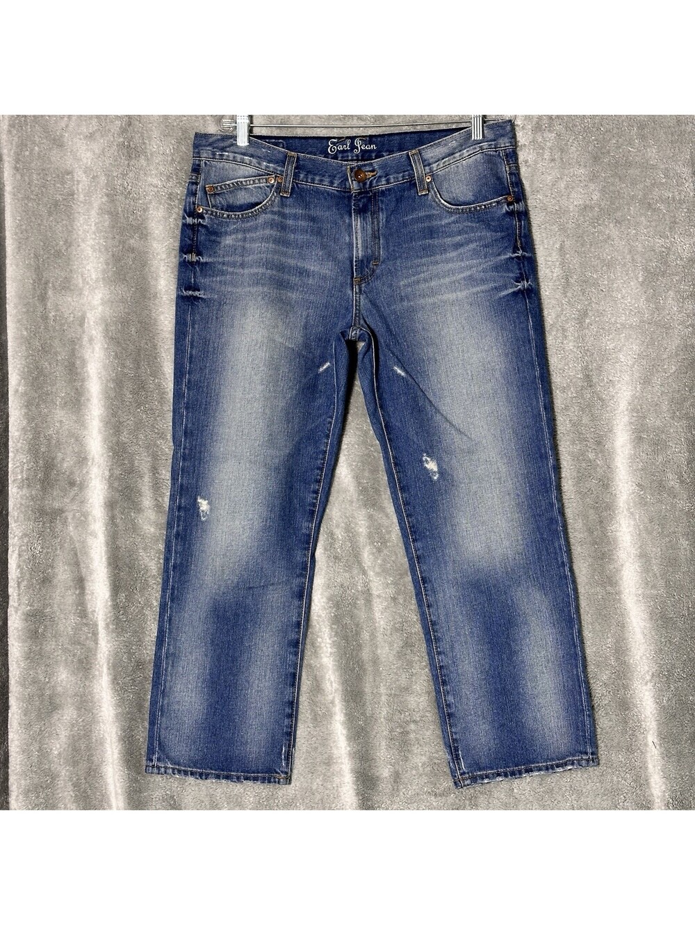 Earl Jean Women’s 31 Straight Leg Medium Wash Distressed Blue Denim Mid Rise